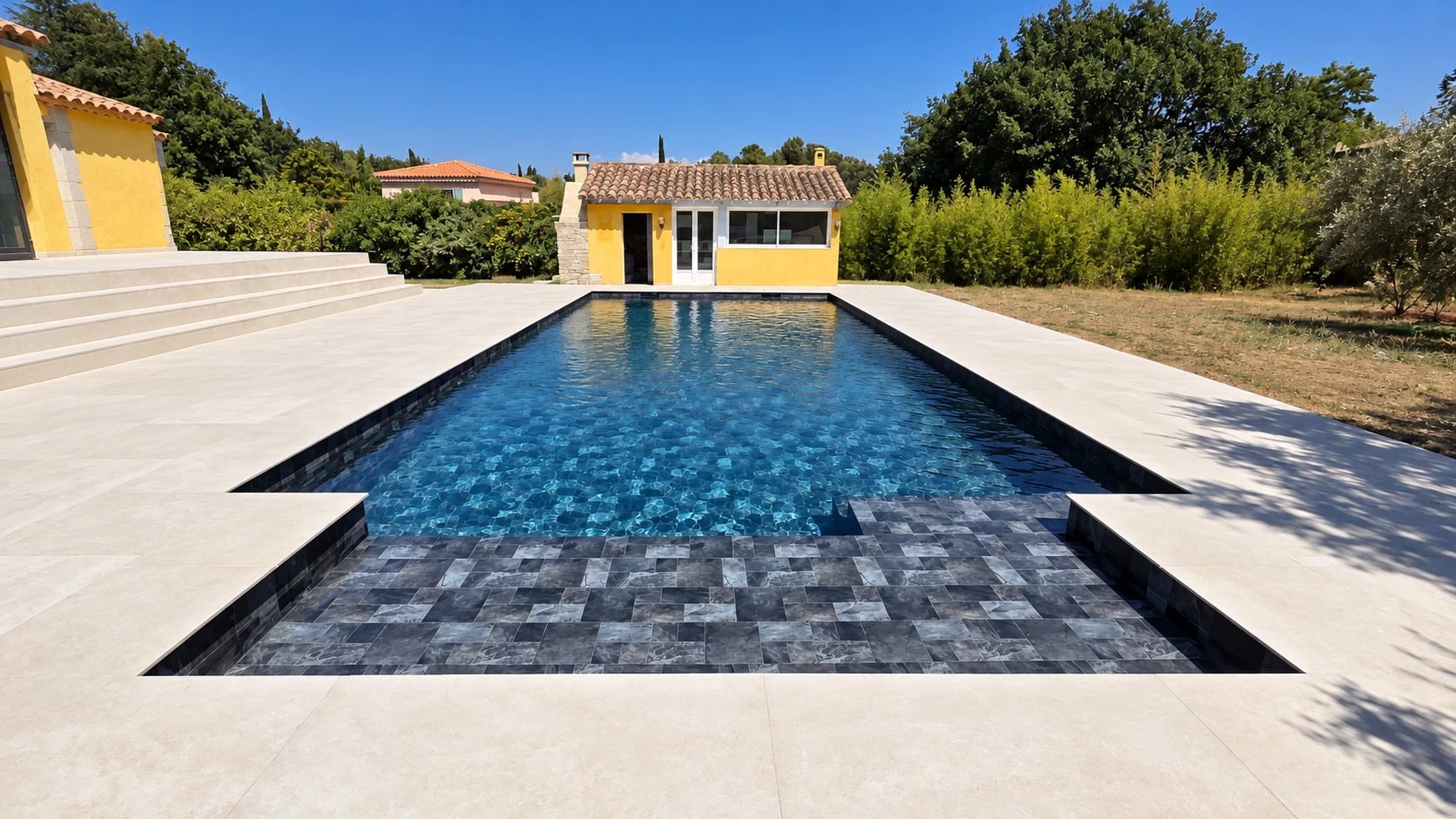 Une membrane effet pierre pour moderniser tout le bassin