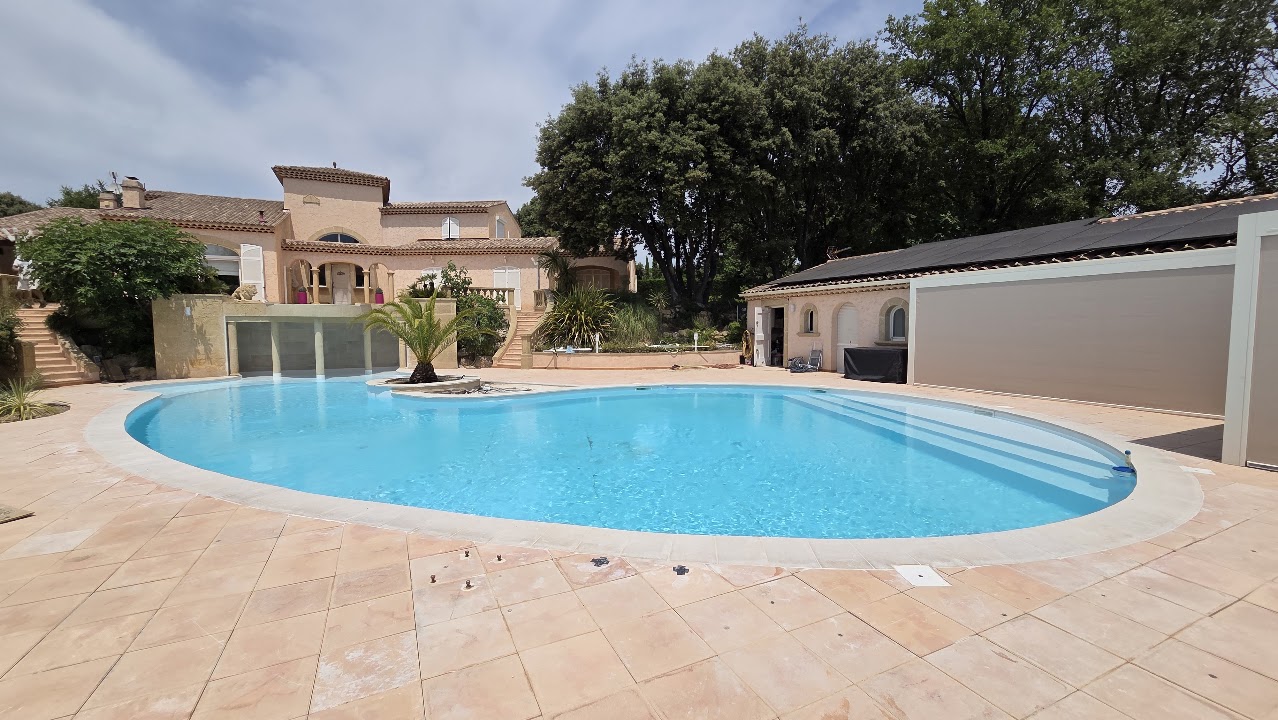 Rénovation complète d'une piscine Diffazur forme libre à Rognes