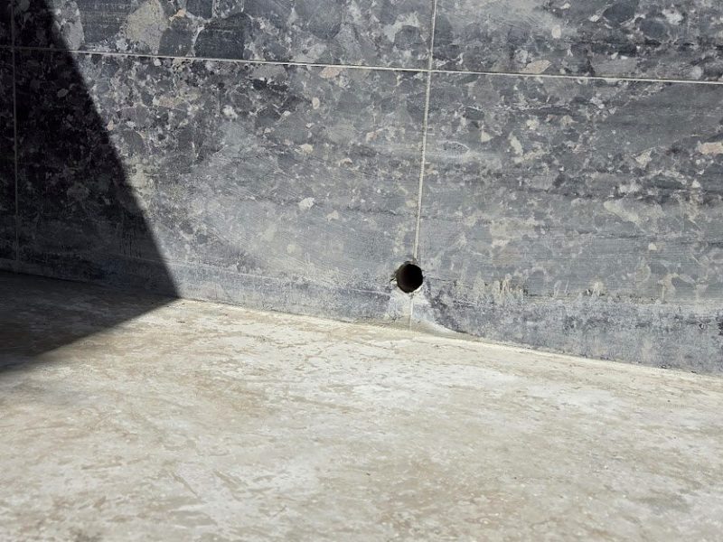 Un bassin contemporain aux reflets ardoise