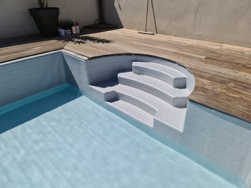 Escalier plastique d’angle arrondi recouvert en PVC armé Haogenplast