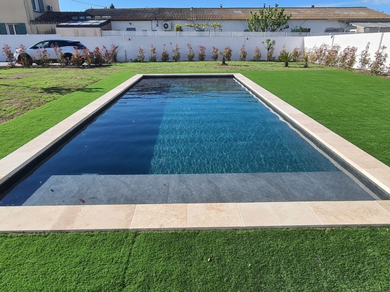 Piscine de Salon-de-Provence, volet immergé ouvert